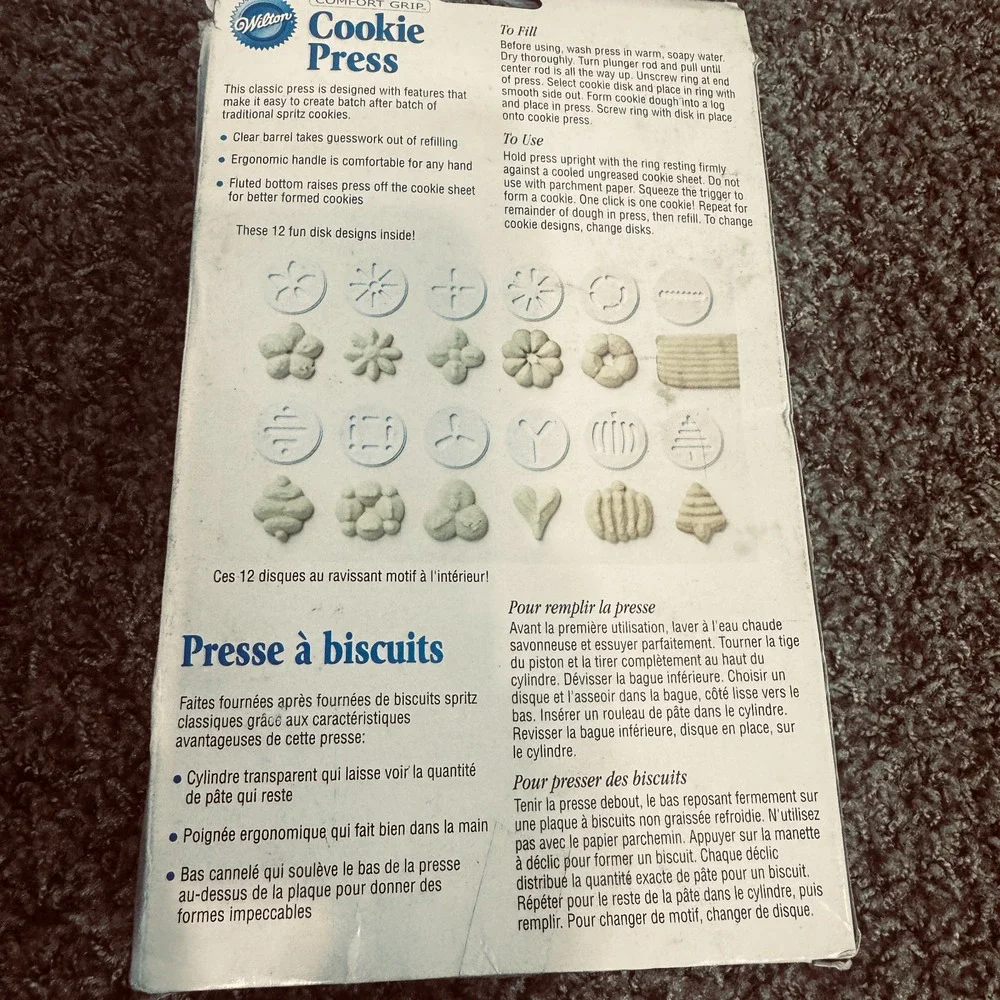 Wilton Cookie Maker Press‎ Comfort Grip 12 Discs shapes designs Spritz Discs